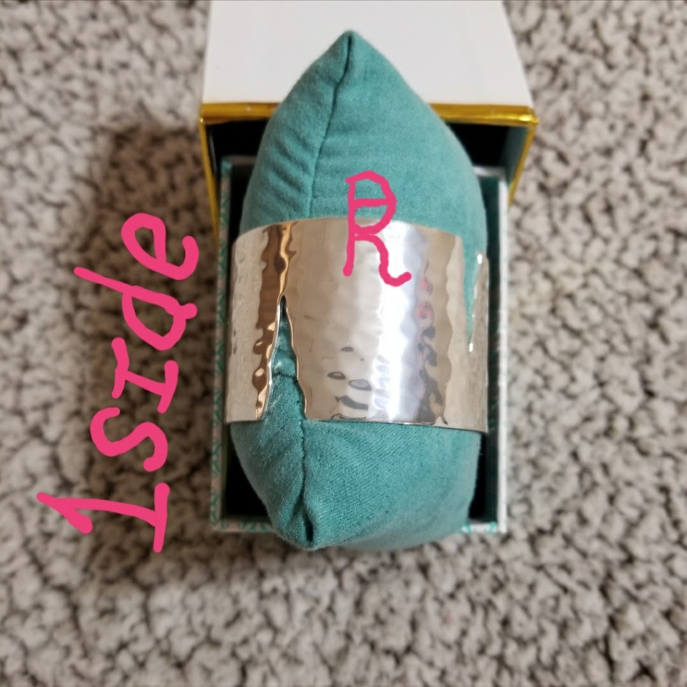 🔥 2015 RUSTIC CUFF COTM MELENA RARE SILVER 🔥 - Picture 3 of 4